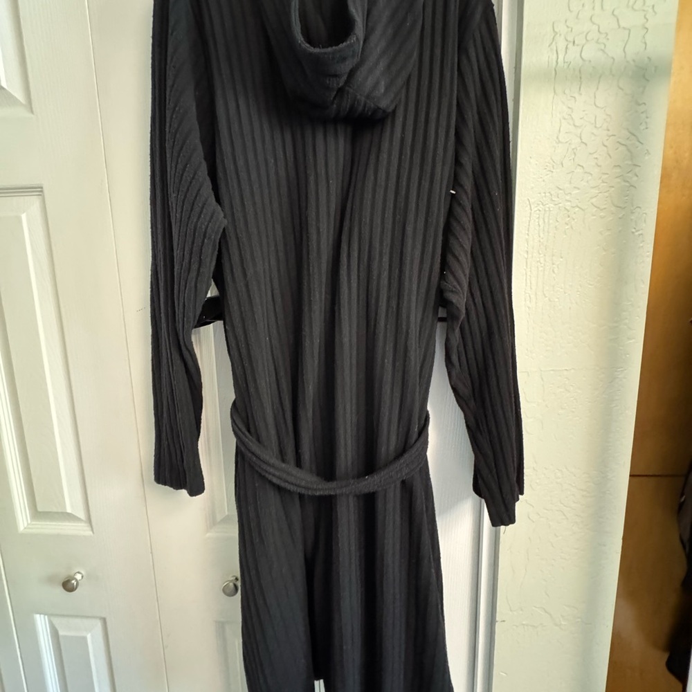 City Chic Black Textured Robe - Picture 2 of 3